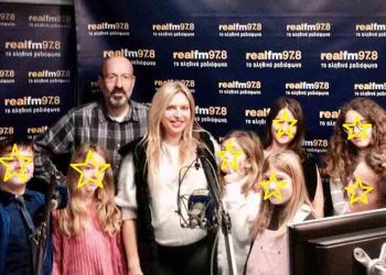 Η χορωδία του ΠΕΑΠ στον Real FM