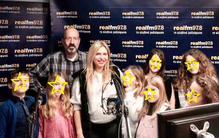 Η χορωδία του ΠΕΑΠ στον Real FM