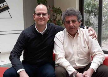 Ο Ανδρέας Ζαγκλής στα γραφεία της ΑΜΑΡΥΣΙΑΣ