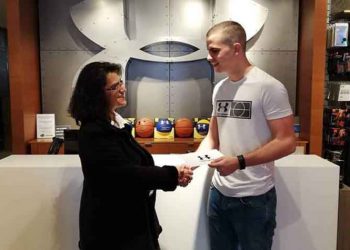 Παραδόθηκαν στο «Άγγιγμα ζωής» τα χρήματα από το «Kifissia City Run»