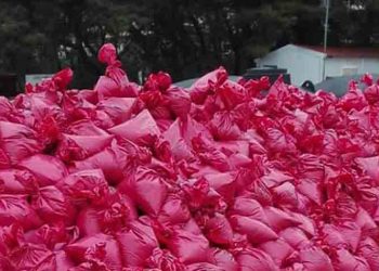 Αλάτι για τις δύσκολες καιρικές συνθήκες μοιράζει ο Δήμος