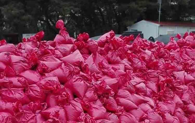 Αλάτι για τις δύσκολες καιρικές συνθήκες μοιράζει ο Δήμος