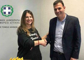 Φάρμακα στο Σωματείο Φιλόζωων Αμαρουσίου παρέδωσε ο Γιώργος Καραμέρος