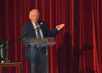 Επίτιμος δημότης αναγορεύτηκε ο Δημήτρης Νανόπουλος