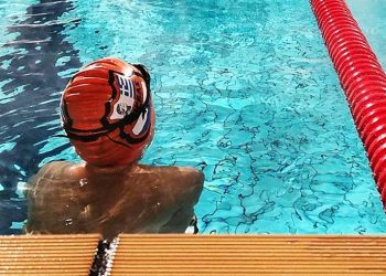 Πράξεις ανθρωπιάς στην πισίνα