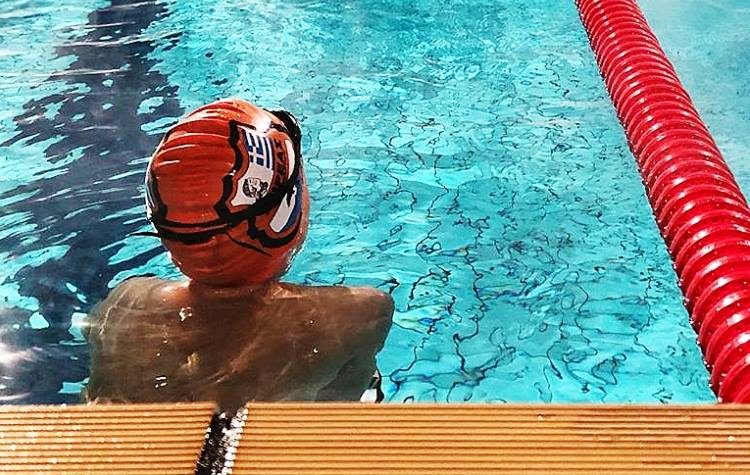 Πράξεις ανθρωπιάς στην πισίνα