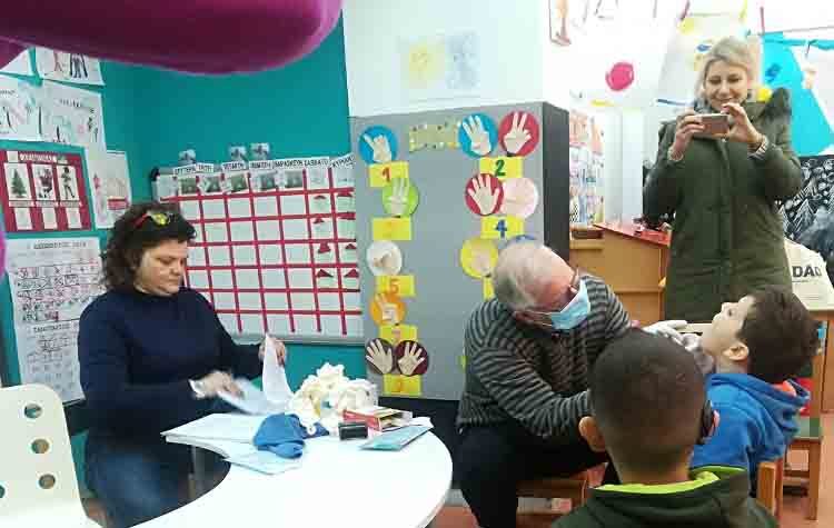 Προληπτικός οδοντιατρικός έλεγχος στο Ειδικό Σχολείο Κωφών και Βαρήκοων