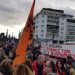 Ένταση στη συγκέντρωση εκπαιδευτικών έξω από τη Βουλή