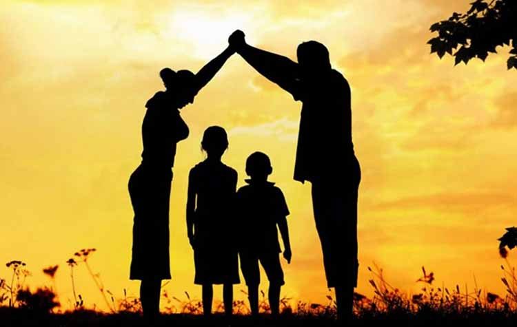 «Χείρα βοηθείας» στους γονείς