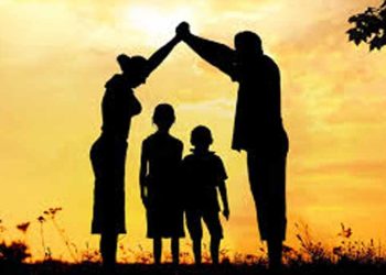 «Χείρα βοηθείας» στους γονείς