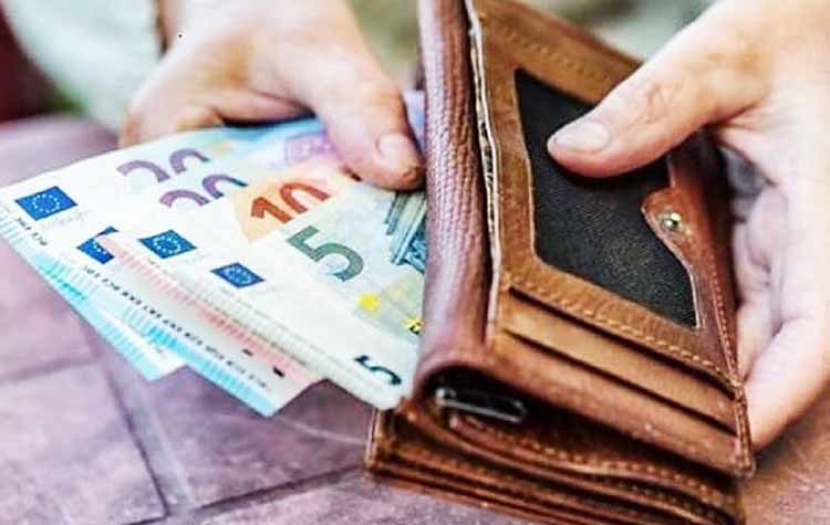 Κυβέρνηση: Παροχές… αβέρτα