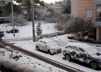 Στα λευκά «ντύθηκαν» τα Βόρεια Προάστια - Έκτακτα μέτρα της τροχαίας