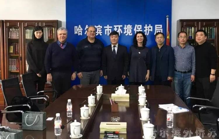 «Μπαράζ» επαφών και συνεργασιών στη μακρινή Κίνα