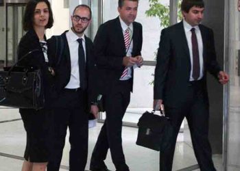 Τρόικα: Κι όμως είναι ακόμη εδώ!