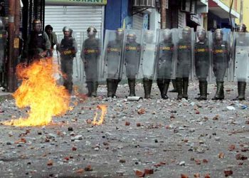 «Καζάνι που βράζει» η Βενεζουέλα - 26 νεκροί και δεκάδες τραυματίες στις διαδηλώσεις