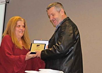 Ο Σύνδεσμός Διαιτητών Καλαθοσφαίρισης τίμησε τον Δημήτρη Χουχουλή