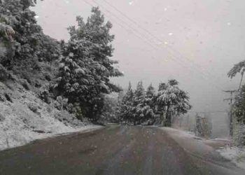 Διακοπές κυκλοφορίας σε όλη τη χώρα λόγω χιονόπτωσης