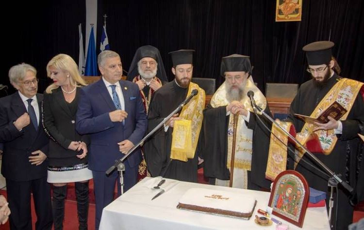 Κοπή πίτας με τον Γιώργο Πατούλη να ζητά… ψυχραιμία