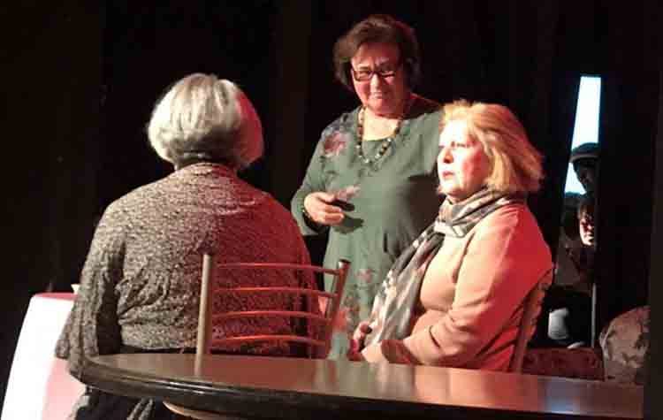 Κοπή πίτας, Τσέχοφ και Στρίντμπεργκ από τα ΚΑΠΗ του Δήμου