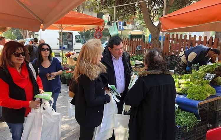 Διανομή τσαντών πολλαπλών χρήσεων για την καθαριότητα και την ανακύκλωση