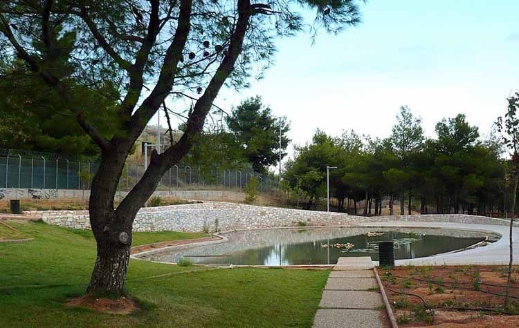 «Η έκταση της πρώην Ναυτικής Βάσης έχει μετατραπεί σε σκουπιδότοπο»