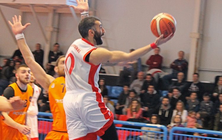 Νίκησε τον Οίακα και ελπίζει σε παραμονή στη Β΄ Εθνική ο Πανερυθραϊκός