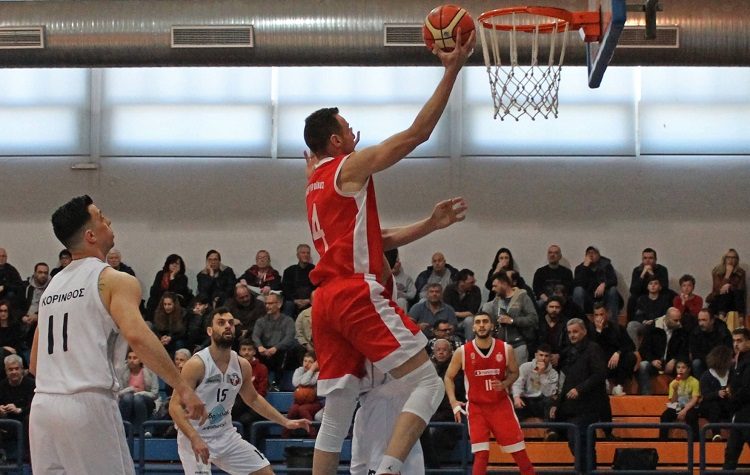 «Βήμα παραμονής» στη Β΄ Εθνική για τον Πανερυθραϊκό με νίκη στην Κόρινθο