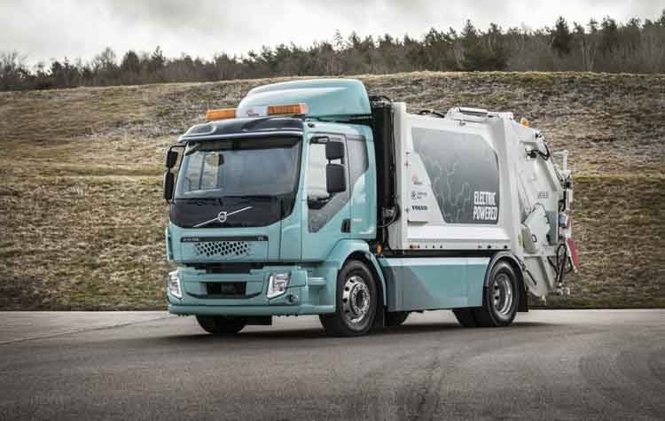 Τα πρώτα ηλεκτρικά φορτηγά της Volvo παραδόθηκαν σε πελάτες