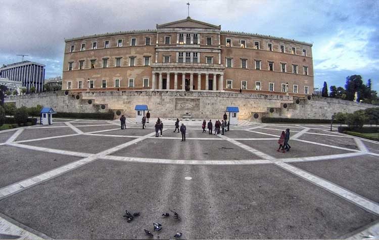 Αέναη διαπλοκή