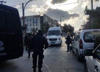 Συναγερμός από χειροβομβίδα έξω από το ρωσικό Προξενείο στο Χαλάνδρι