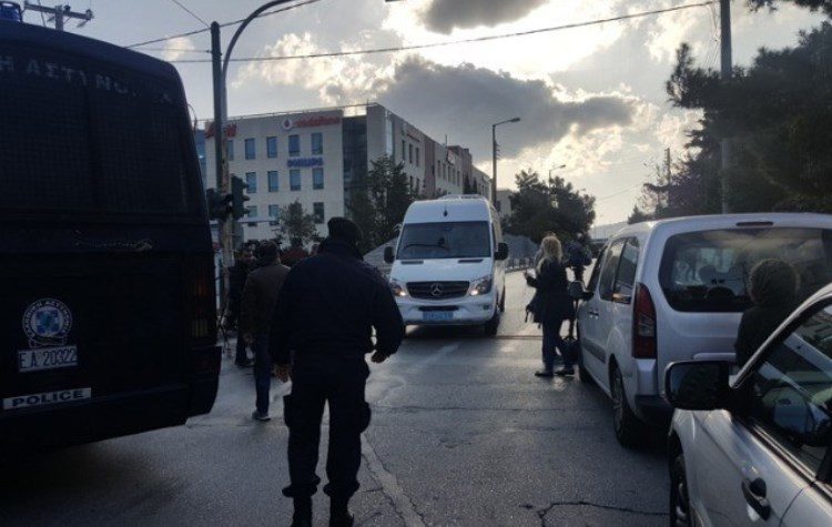 Συναγερμός από χειροβομβίδα έξω από το ρωσικό Προξενείο στο Χαλάνδρι