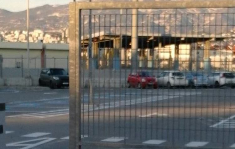 Nέα διαμαρτυρία για τις μπάρες στο πάρκινγκ της Πλακεντίας