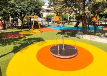 Tρεις ανακατασκευασμένες παιδικές χαρές παρέδωσε ο Δήμος