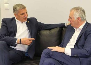 Συνάντηση Πατούλη - Παχατουρίδη στο δημαρχείο Περιστερίου