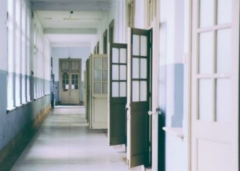 Πράσινο φως στην αγορά δύο οικοπέδων για νέα σχολεία