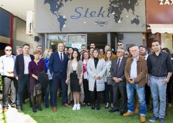 Δυναμική παρουσίαση του συνδυασμού «Δήμος Μπροστά»