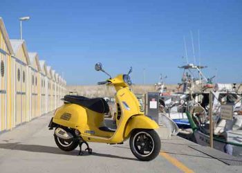 Η Vespa GTS αναβαθμίζεται τεχνικά και στυλιστικά
