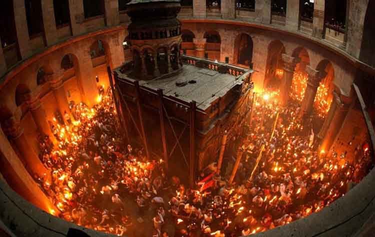 Άγιο Φως: Ολοκληρώθηκε η τελετή Αφής  - Έφθασε την Ελλάδα