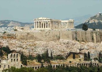 Κεραυνός στην Ακρόπολη - Τέσσερις τραυματίες