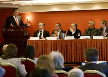 Σε «προεκλογική» ημερίδα ΠΕΔΑ - Ένωσης Δημάρχων ο Γ. Πατούλης