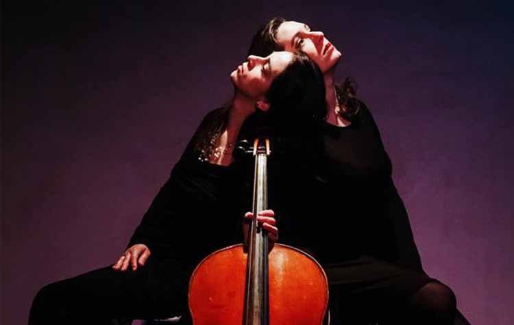 «Light is calling»: Μια συναυλία για φωνή και τσέλο στο «Μικροσκοπικό Θέατρο»