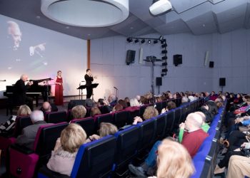 Ο Γιώργος Χατζηνάσιος «ταξίδεψε» το κοινό της Κηφισιάς με τις μελωδίες του