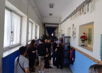 Ώρα αιχμής στις κάλπες του 1ου Γυμνασίου - Λυκείου Αμαρουσίου