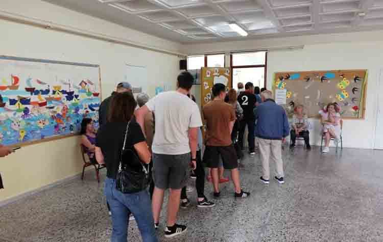 Μεγάλη η ουρά και στο 4ο Δημοτικό Μελισσίων