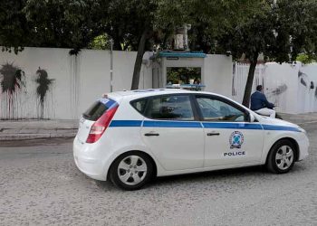 «Ρουβίκωνας»: Επίθεση με μπογιές στην οικία του Αμερικανού πρέσβη