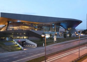 Το BMW Group εγκαινιάζει μια νέα μορφή επικοινωνίας