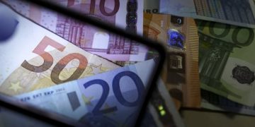 «Νέα Αρχή»: «Νομικά κατά της παράνομης είσπραξης παραγεγραμμένων οφειλών»