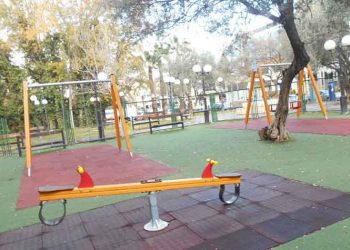 «Μετωπική» Σγουρού - Δήμου Αμαρουσίου για τις παιδικές χαρές