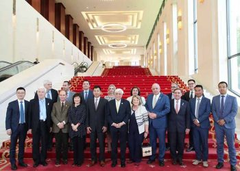 Ο Προκόπης Παυλόπουλος στο Executive Briefing Center της Huawei στο Πεκίνο