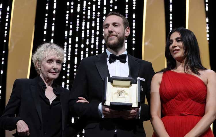 Xρυσός Φοίνικας στον Βασίλη Κεκάτο